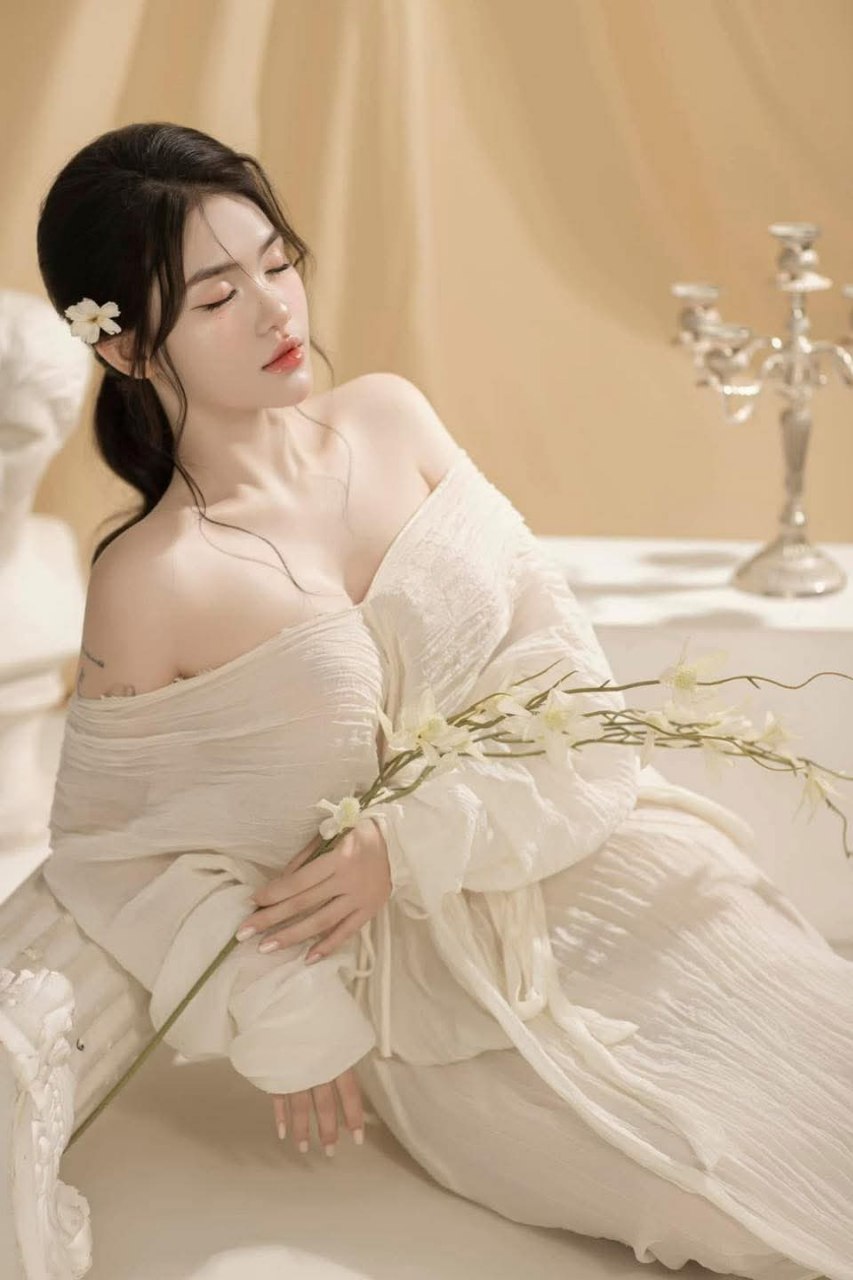 Thanh niên đụ cả gia đình với chiếc đồng hồ ngưng đọng thời gian